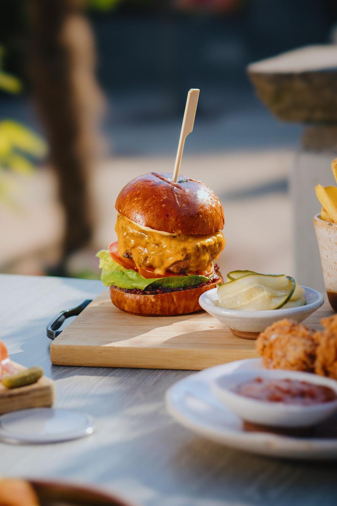 Lanelay Hall Hotel & Spa Hensol Dış mekan fotoğraf A cheeseburger
