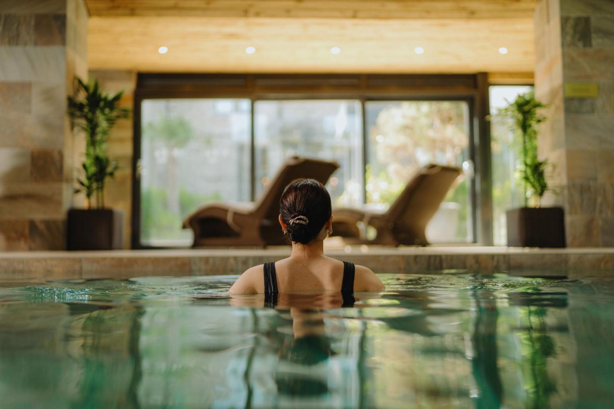 Lanelay Hall Hotel & Spa Hensol Dış mekan fotoğraf The Spa at The Ivy Collection
