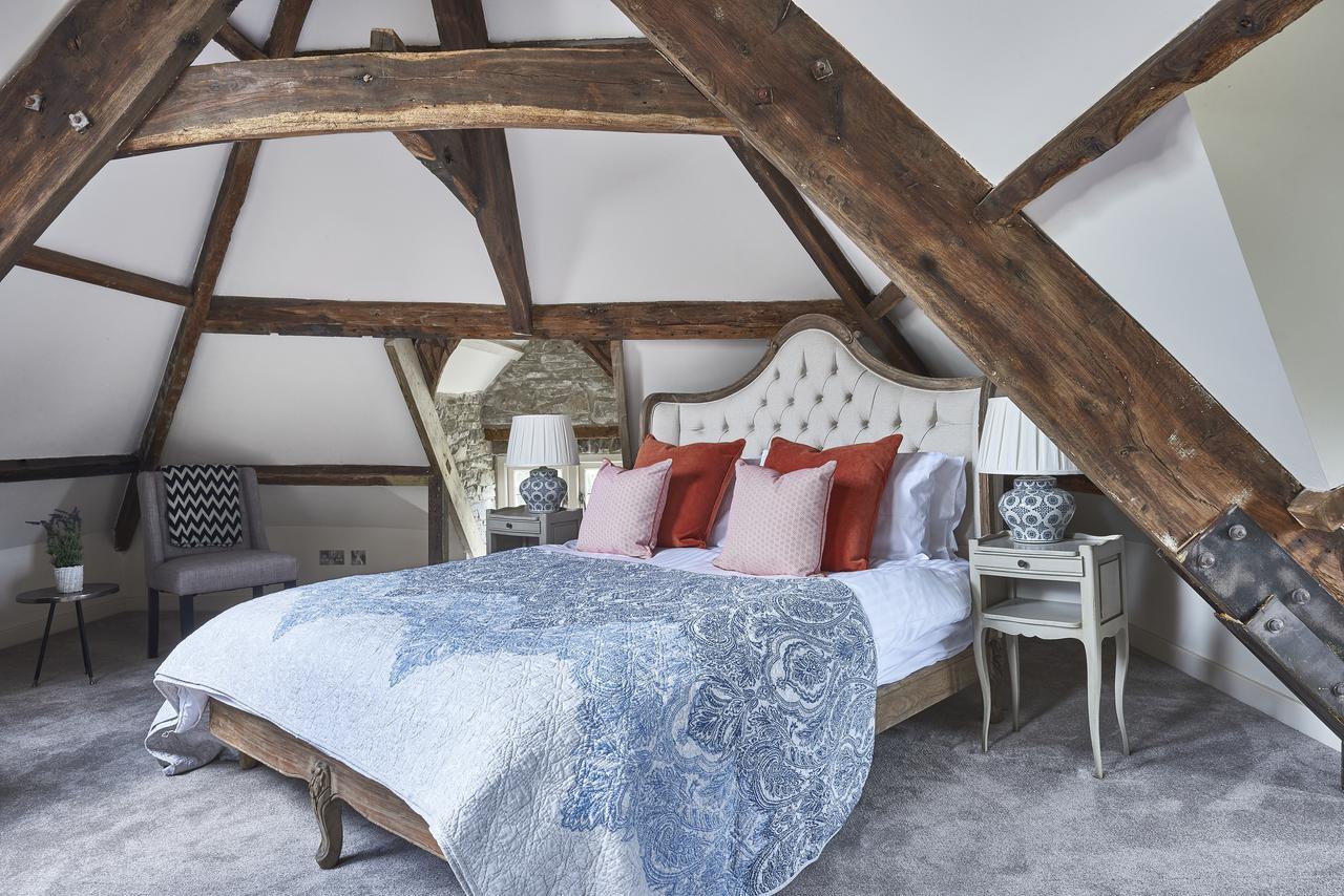 Lanelay Hall Hotel & Spa Hensol Dış mekan fotoğraf The bedroom at The Old Mill